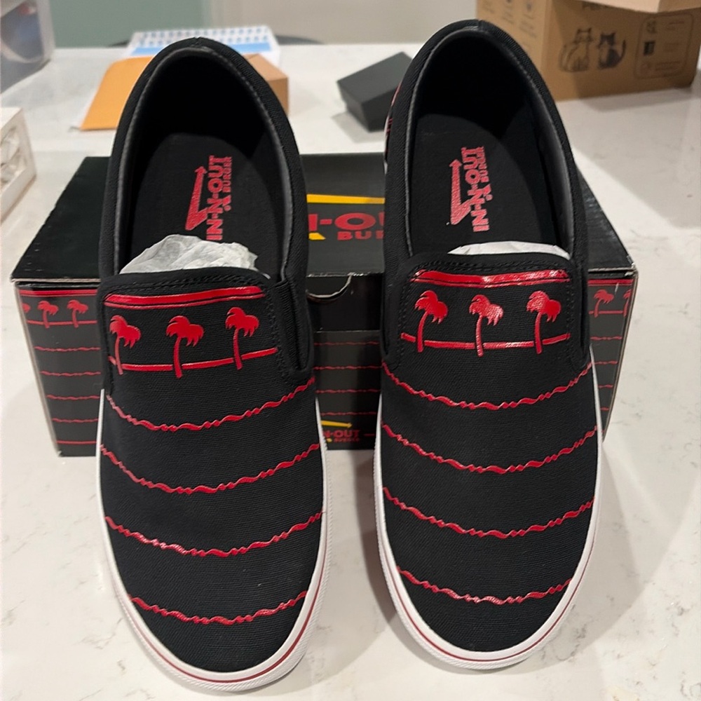 Cool IN-N- OUT slide in Tennis shoes NEVER WORN